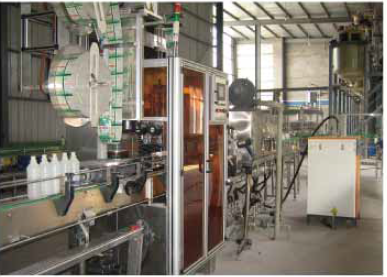 Veden- ja ruostesuojattu kutistusholkkikone PVC- ja PET-pulloille