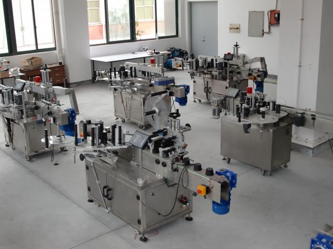 Neliönmuotoinen pullon kaksoispuolinen vaakamerkintäkone säännöllinen tai epäsäännöllinen astia