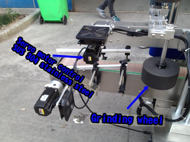 Vaakasuora pieni pullon etiketöintikone / automaattinen etikettilaitteisto