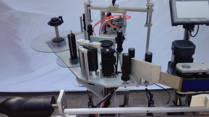 Muovinen etikettikone kaksois- tai yksipuolisille sivuille 220V 1.5HP 50 / 60HZ