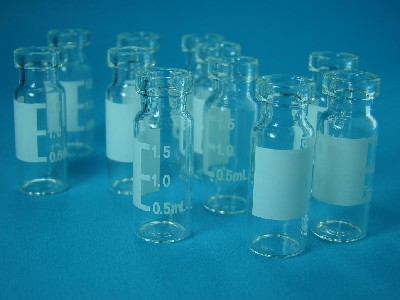 Siirappi itseliimautuva pyöreä pullotarrojen etiketöintikone 2000 X 1100 X 1300 Mm