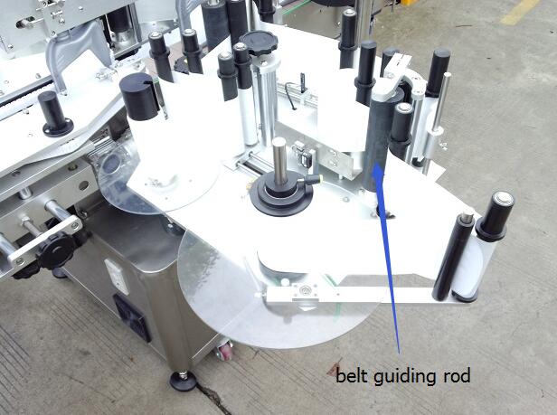 Objektin havaitseminen taikasilmän automaattinen kaksoispuolisten tarrojen etikone kääntöpöydällä