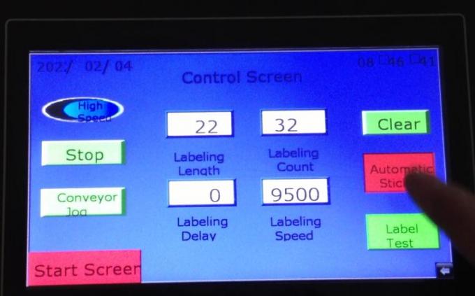 Objektin havaitseminen taikasilmän automaattinen kaksoispuolisten tarrojen etikone kääntöpöydällä