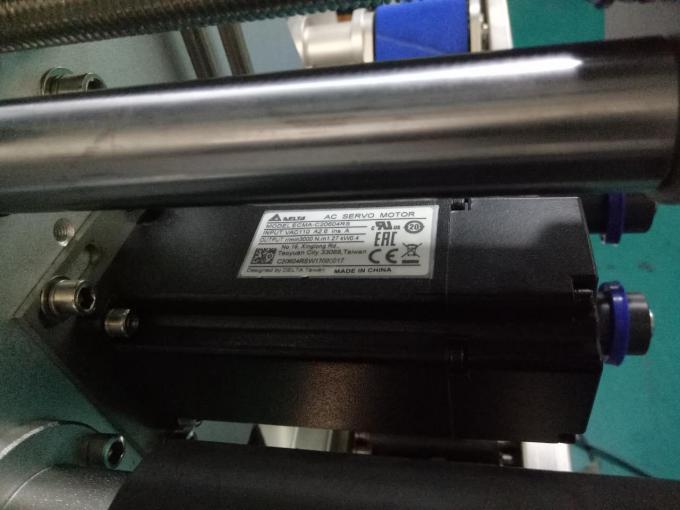 SUS304 Kaapin kaksipuolinen neliöpullotarrojen etiketöintikone henkilökohtaisten hygieniatuotteiden kanssa