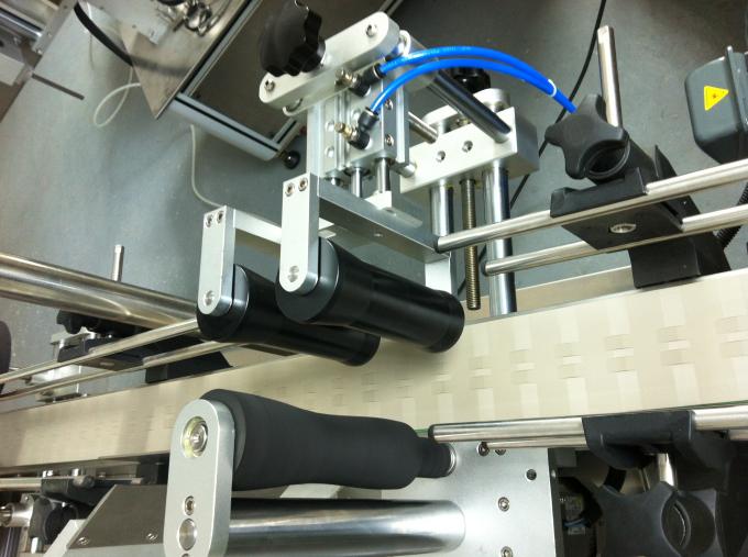 Lasipullon itseliimautuvien tarrojen etiketöintikone, lasipurkkien etiketöintikone