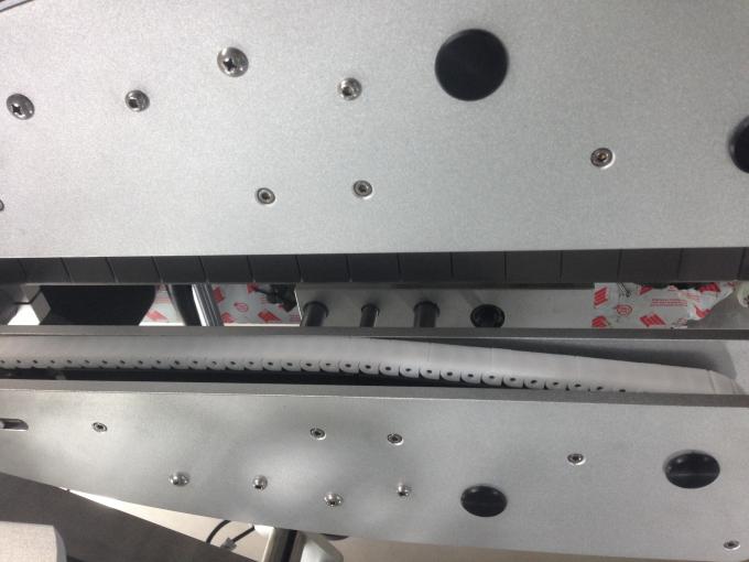 Useita tyyppejä pullotarrojen etiketöintikoneen PLC-ohjausjärjestelmä