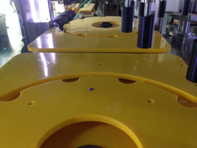 Korkean tuotannon viini- / olutpullojen etiketöintikone, pyöreä pullon etiketöintikone