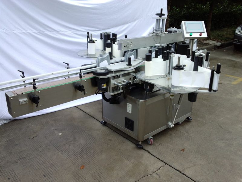 Kiina räätälöity automaattinen etiketöintikone / etikettilaitteet itseliimautuvien tarrojen toimittajalle