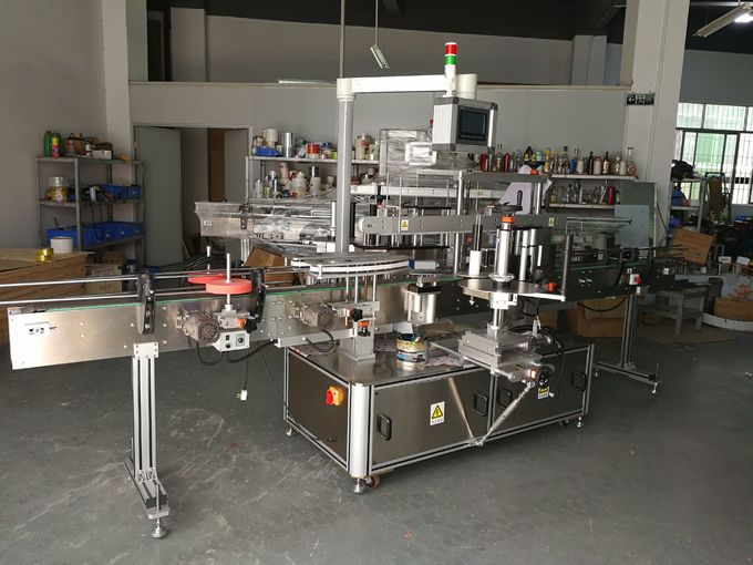 Shampoo Flat Bottle Labeling Machine, itseliimautuva etiketöintikone edessä ja takana