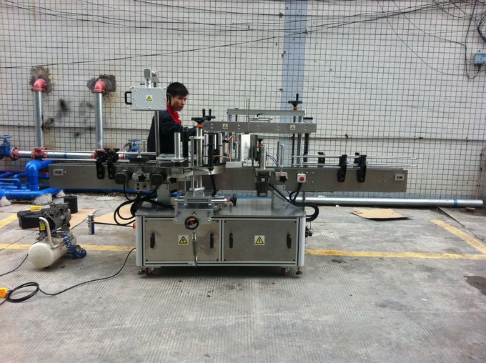 Täysautomaattinen liima pyöreä pullon etiketöintikone lemmikkipulloille edessä ja takana