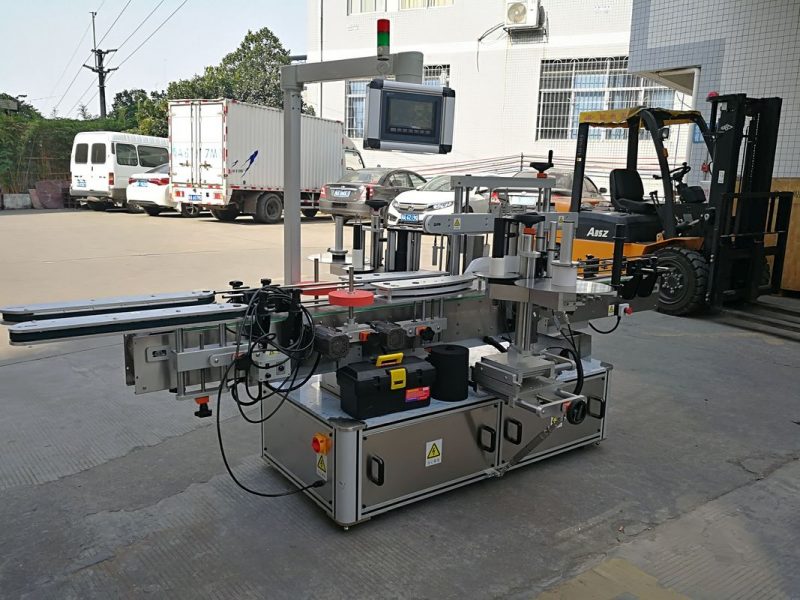 Kiina Shampoo Bottle Double Side Sticky Labeling Machine Full Automatic -toimittaja